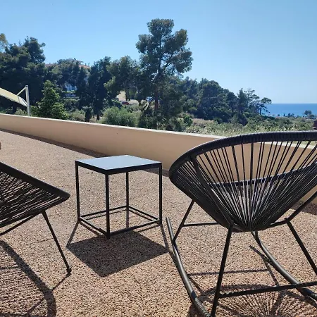 Апартаменты Theasis 4 Luxury With Sea View Неос-Мармарас